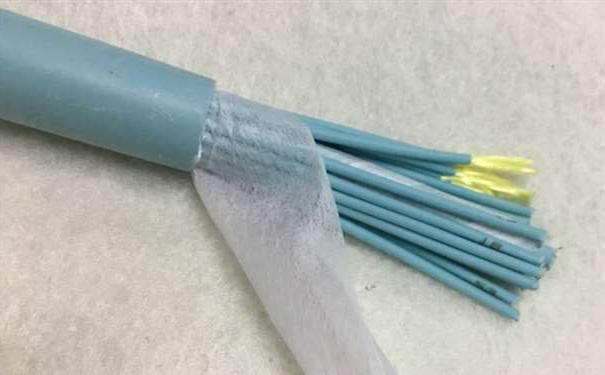 岳阳市欧孚光缆厂家：室内光缆和室外光缆的区别